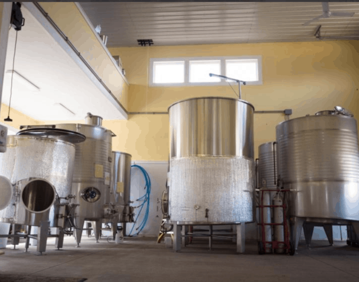 Clinton_winery Wide River Winery