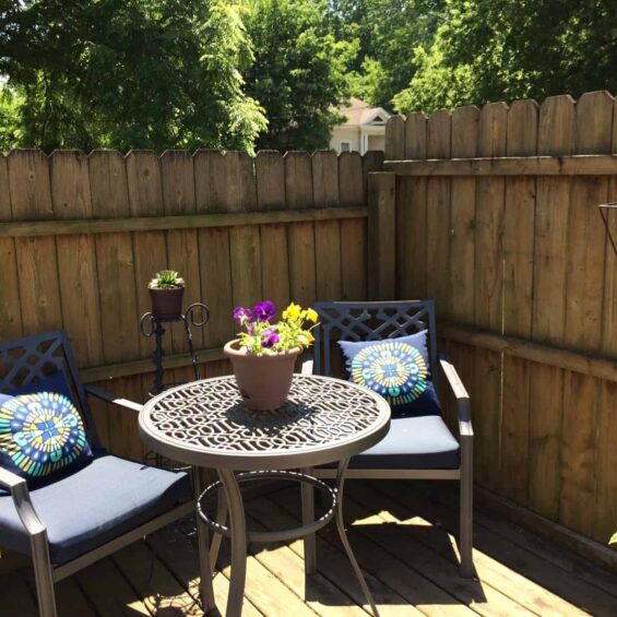 WideRiver_Inn_porch