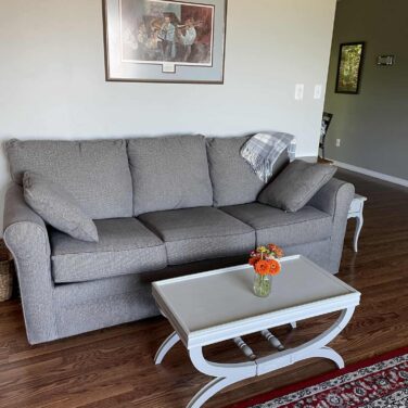 river_lodge_living_room_50